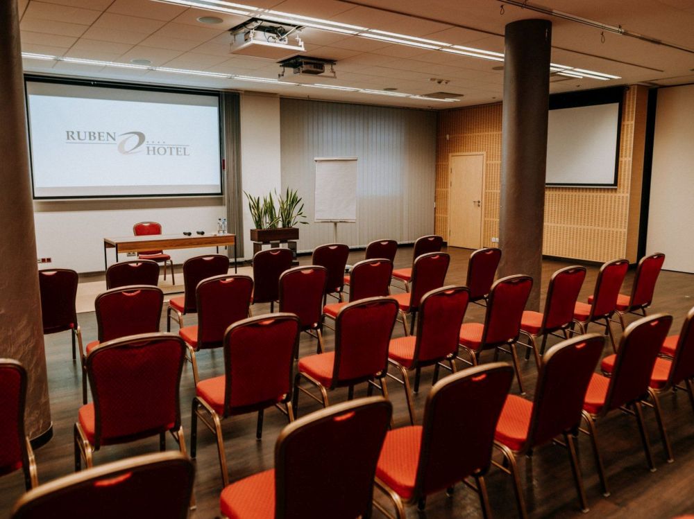 Hotel Ruben i Srebrna Góra w Zielonej Górze sala konferencyjna