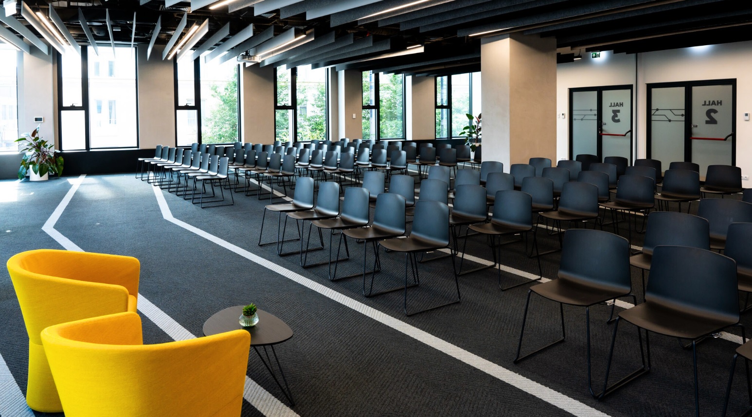 Chmielna 73 sala konferencyjna Hall