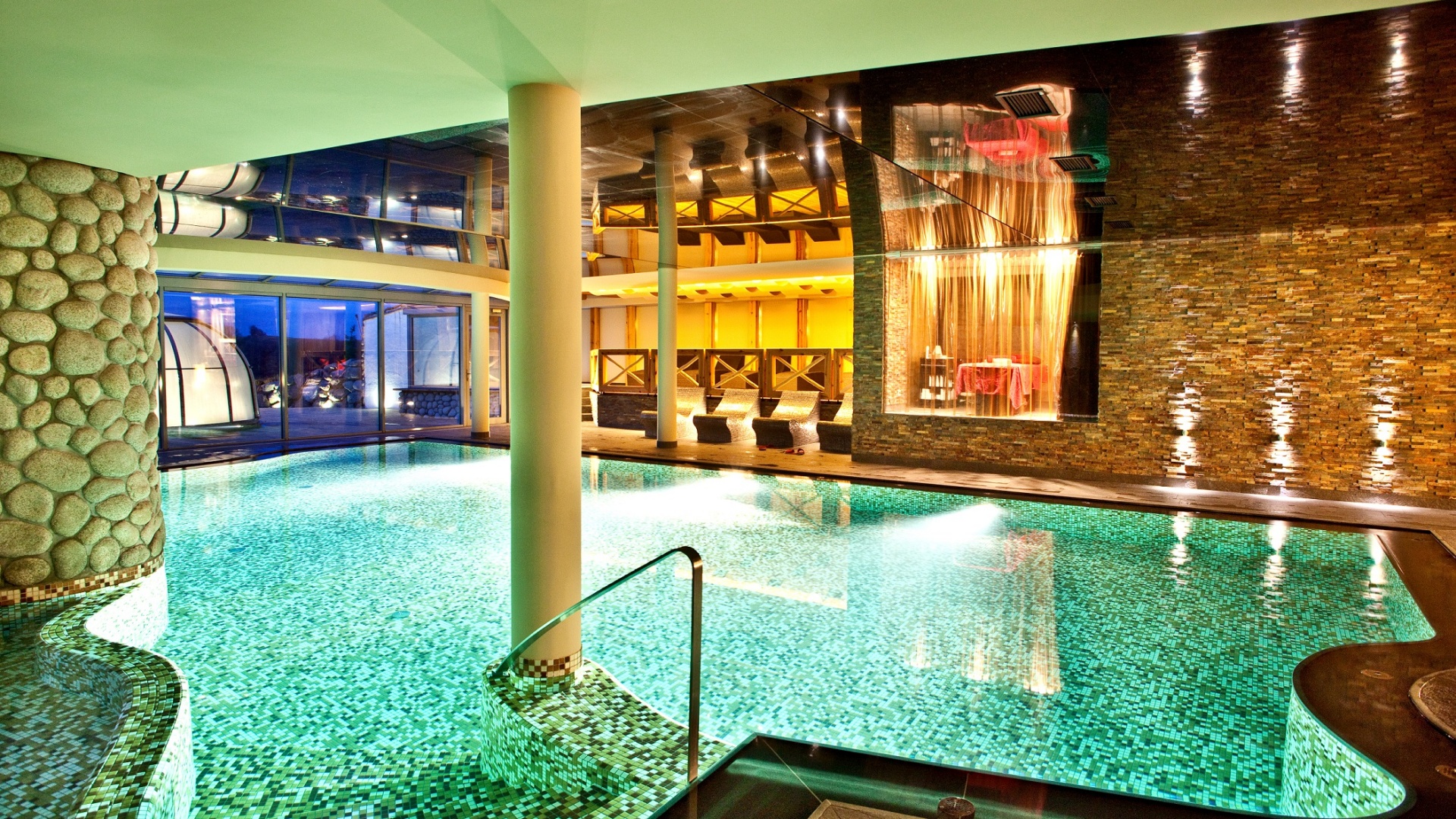 Hotel Głęboczek basen