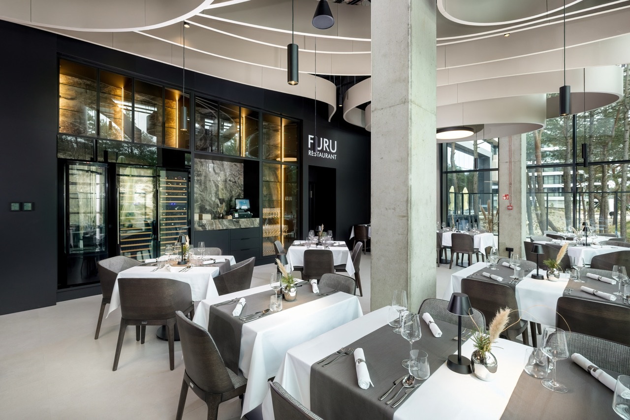 Hotel Shellter restauracja Furu