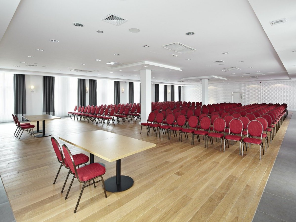 Mercure Wiazowna Brant sala konferencyjna