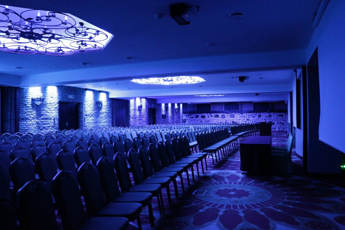 Zamek Ryn sala konferencyjna Jagiellony