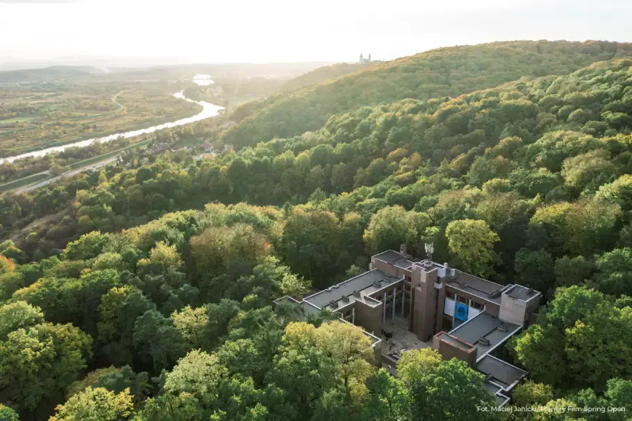 Wzgórze Zamkowe - Zinar Castle i Forest Hotel