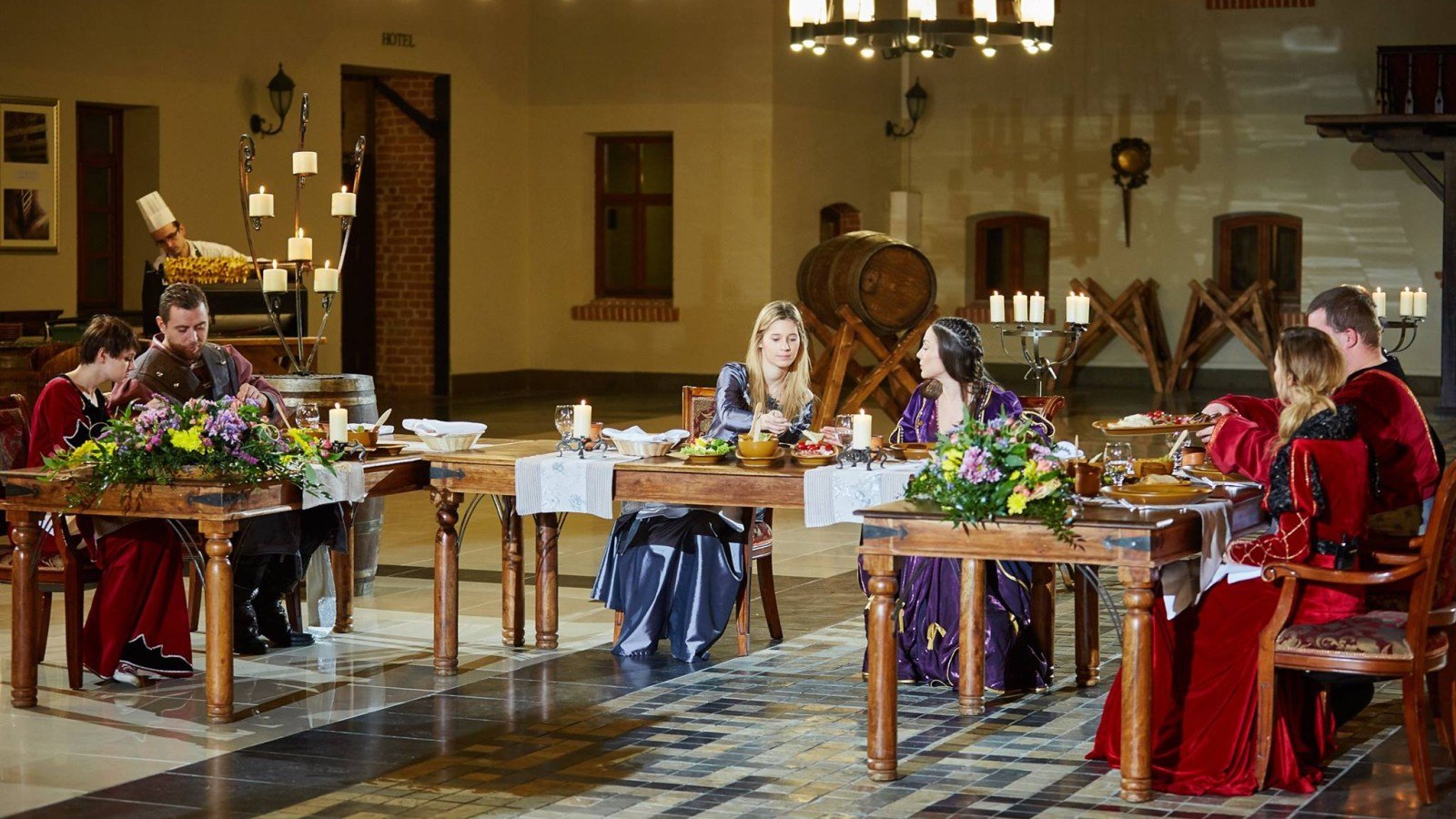 Zamek Ryn biesiada rycerska